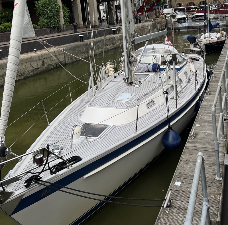 Hallberg-Rassy 43 Mk I