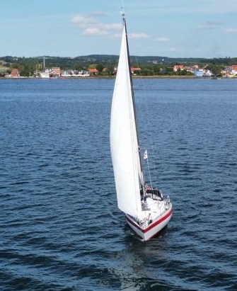 Helmsman 31